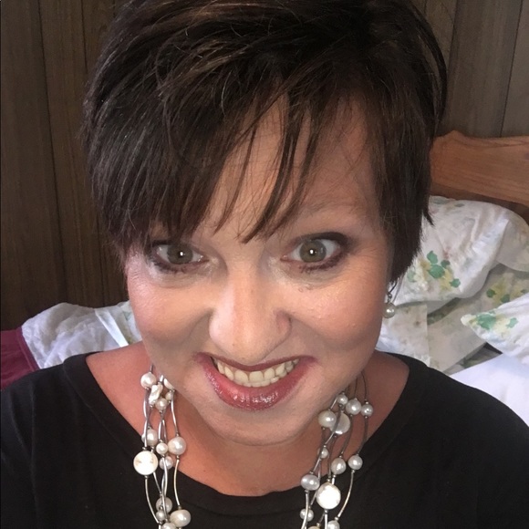 Meet your Posher, Kelly - Picture 2 of 2